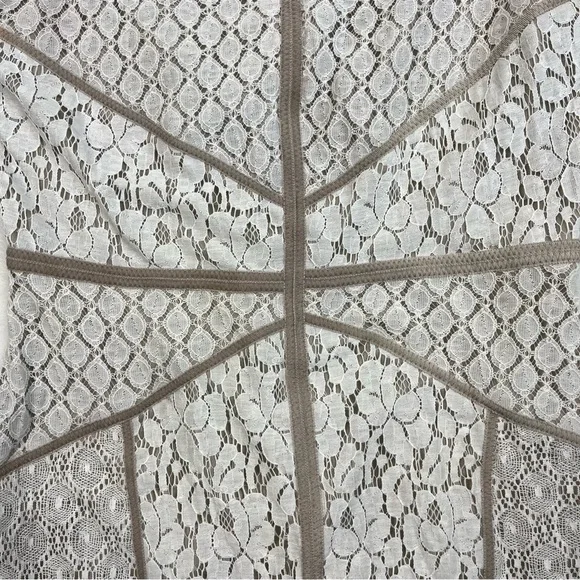 Maggy London Ivory Lace and Tan Bodycon Dress size 8 - Picture 3 of 7